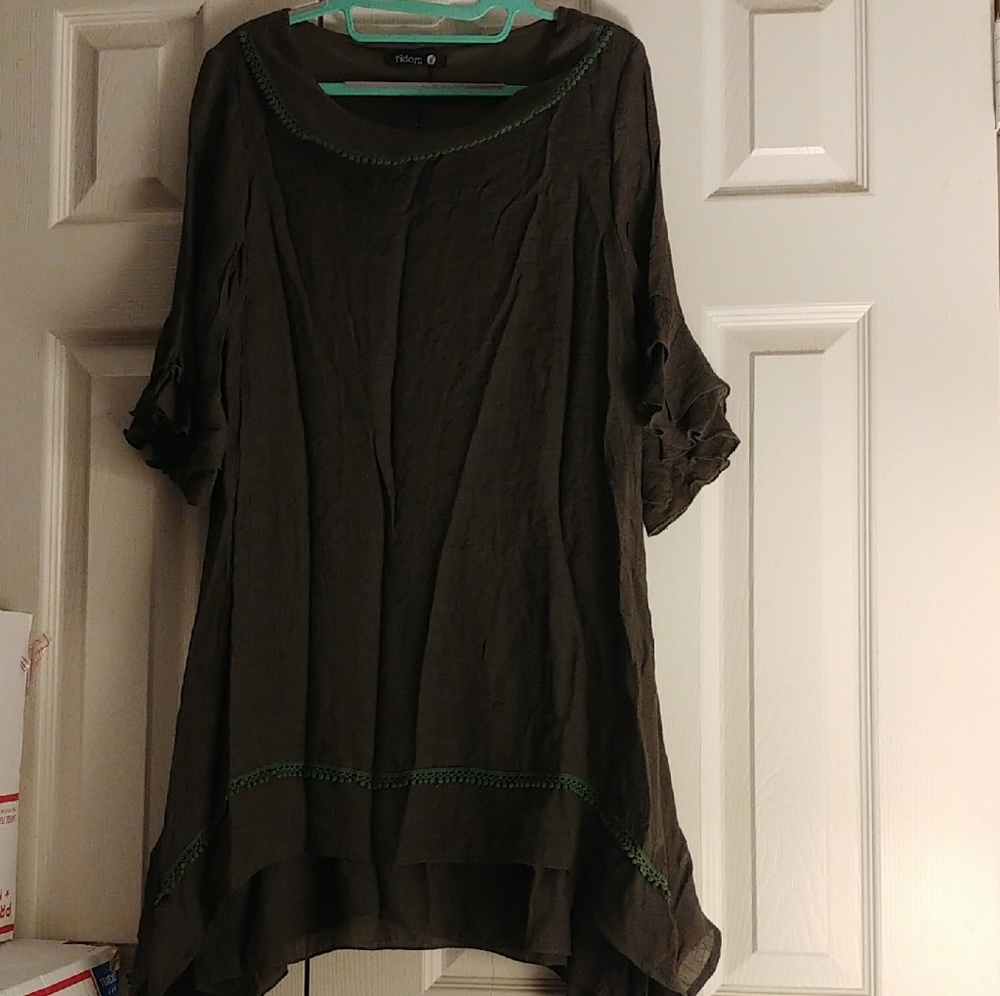 Adorn Scoop Neck Tunic with Handkerchief Hem & Ruffled Sleeves NWT